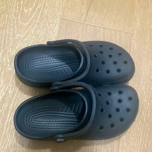 Crocs black 6/8 men’s and women sizing